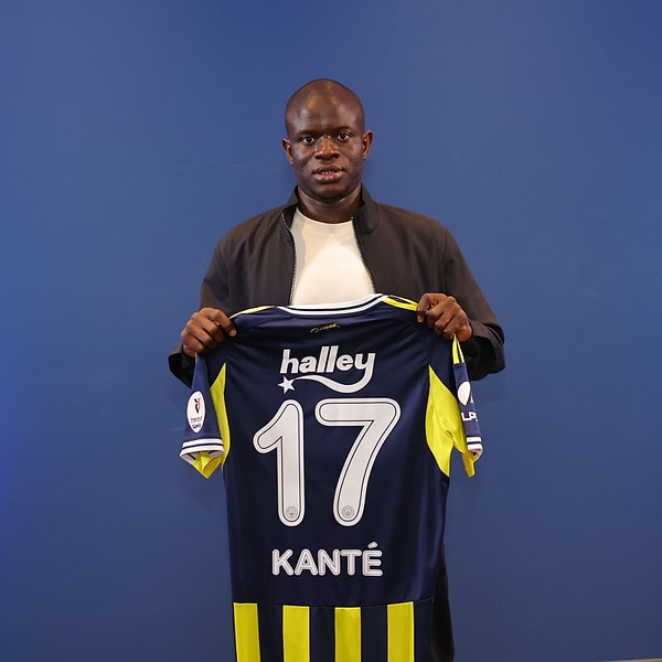 Fenerbahçe, Suudi Arabistan ziyaretinde Kante transferindeki katkıları nedeniyle Cumhurbaşkanı Erdoğan’a teşekkür mesajı yayınlamıştı.