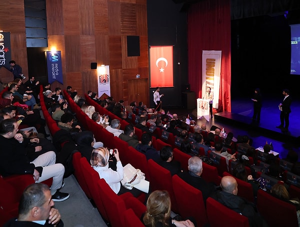 İşte tam da bu hafızayı diri tutmak için, depremde en fazla yara almış bölgelerimizden biri olan Hatay’ın sesi, bu kez bir belgeselle yükseldi: “Umutzede.”