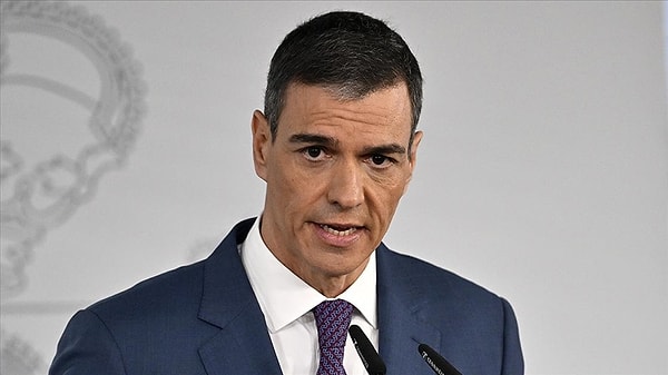 İspanya'nın Başbakanı Pedro Sanchez ve hükümeti, sosyal medya düzenlemeleri konusunda çalışmalar yürütüyor.