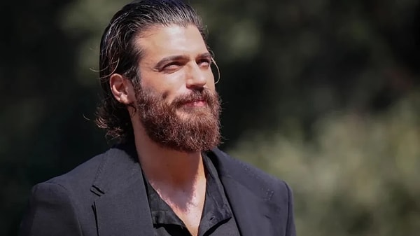 Olay, Can Yaman’ın geçtiğimiz haftalarda Ortaköy’de sık sık gittiği bir eğlence mekanında yaşanan polis denetimiyle başladı.