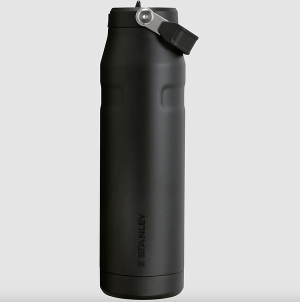 Spor salonunda veya uzun yürüyüşlerde sevgilinizin elinden düşürmeyeceği o teknolojik şıklık!