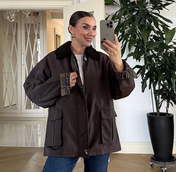 Klasik ekose desenini modern bir kesimle buluşturup ona çok yakışacak bir hediye seçin!