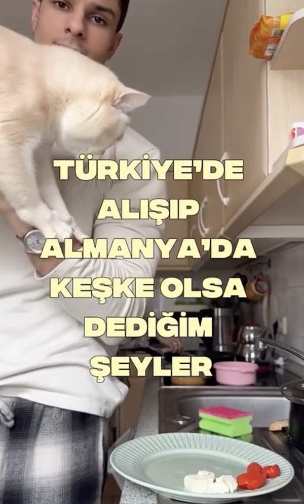 Paylaşımında ilk olarak mağaza ve AVM saatlerine değinen kadın, “Türkiye’de 22.00’ye kadar açık olan AVM’lere o kadar alışmışım ki, Almanya’da saat sekizde her yerin kapanmasına hâlâ alışamadım” dedi.