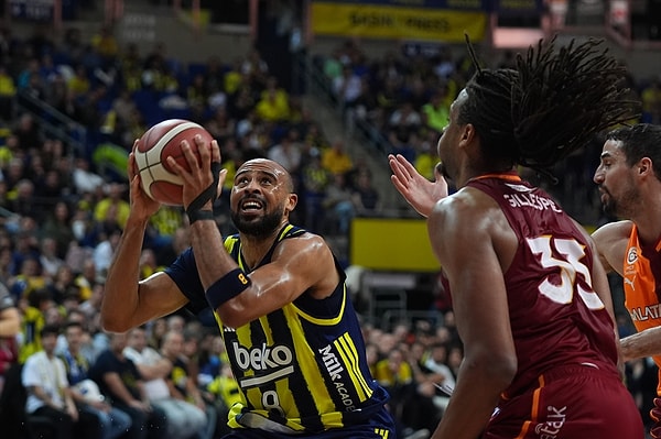 Son 20 saniyeye 77-77 eşitlikle girildi...