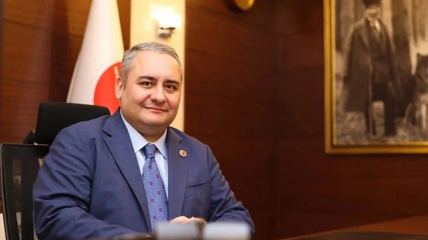 Özarslan, Özgür Özel'le ilgili ilginç iddialarda bulunarak istifa etti.