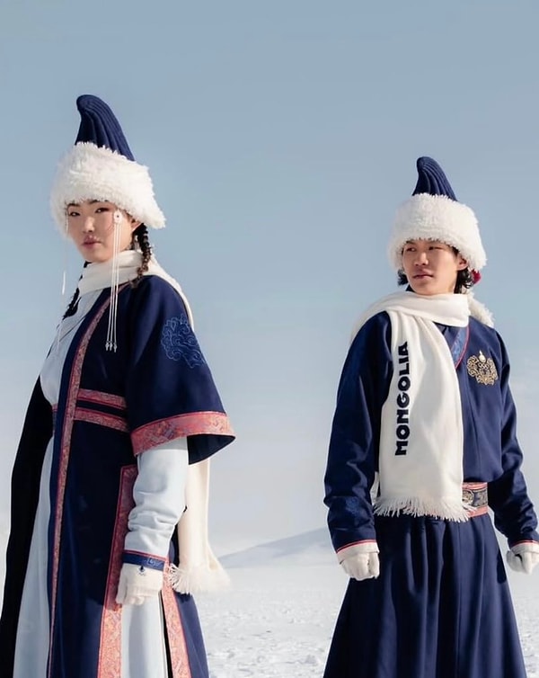 Moğolistan'ın geleneksel esintiler içeren seçimi ise tam not aldı.