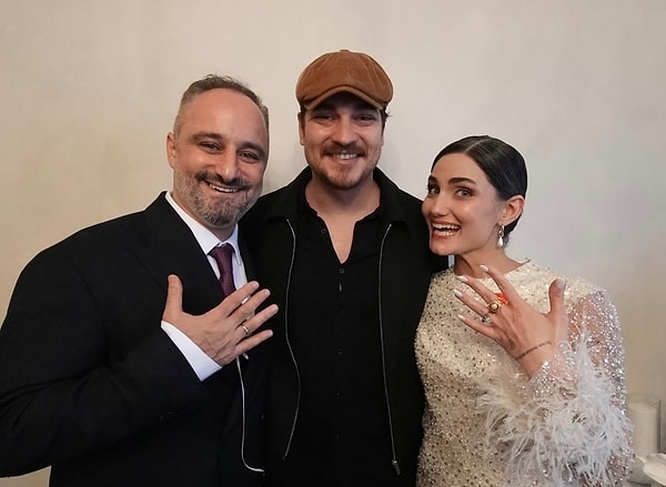 Ekranlara Eşref Rüya dizisiyle damga vuran Ulusoy, canlandırdığı Eşref Tek karakteriyle kariyerinde adeta yeni bir sayfa açmış durumda.