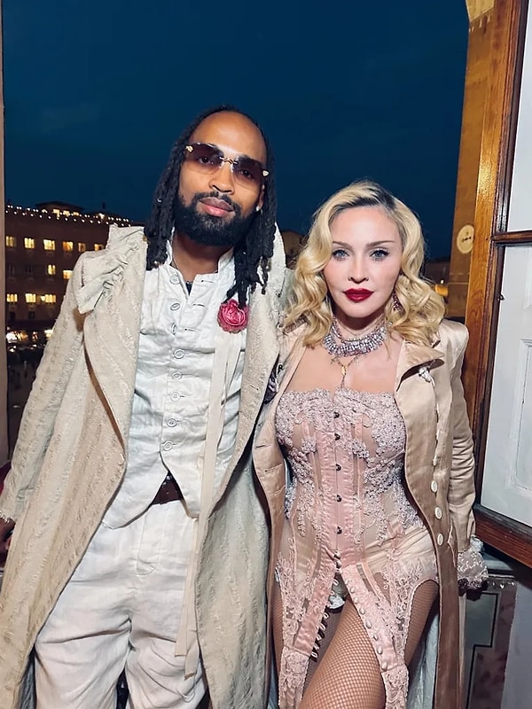 Madem konu ünlülerden açıldı, Madonna ile devam edelim...