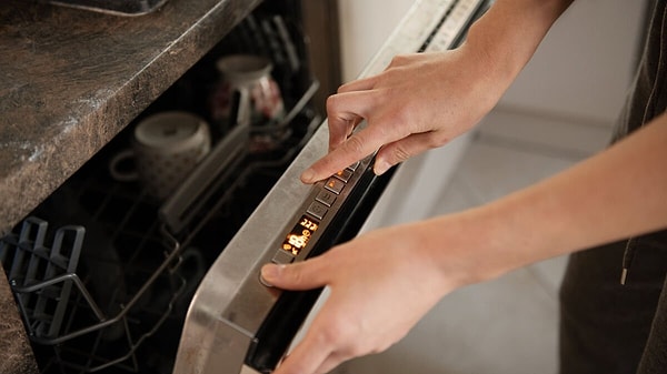 Uzmanlar uyarıyor: Bulaşık makinesi, bıçaklar için gizli tehlike!