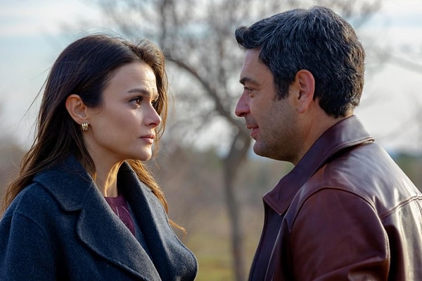 Uzak Şehir'in yeni bölümündeki bir sahne "Alya hamile mi?" sorusunu akıllara getirdi.