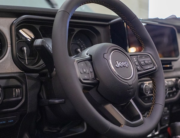 Süspansiyon sisteminde tespit edilen bir güvenlik riski nedeniyle Jeep Grand Cherokee modelleri için geri çağırma kararı alındı.