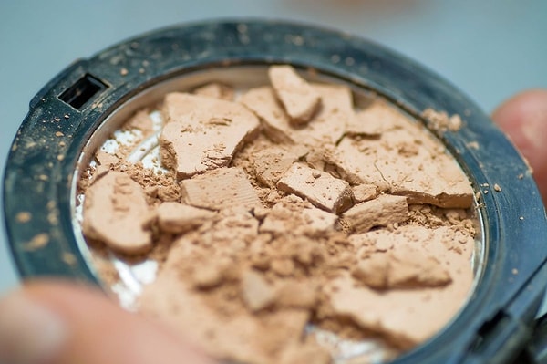 İzopropil alkol ekleniyor, gece boyunca dinlenmeye bırakılıyor