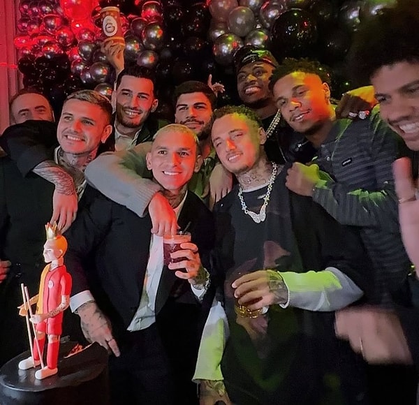 Galatasaray’ın orta sahasındaki “Atom Karıncası” Lucas Torreira, yeni yaşını İstanbul’da büyük bir parti ile kutladı.