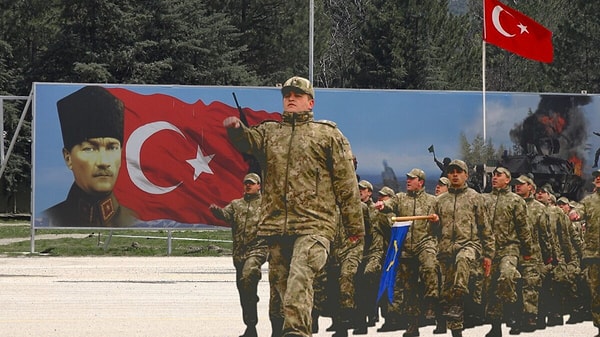 Yurt dışında yaşayanlara dövizle bedelli askerlikte indirim geliyor.