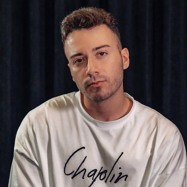 YouTube fenomeni Enes Batur, İstanbul Havaalanı’nda gözaltına alındı.