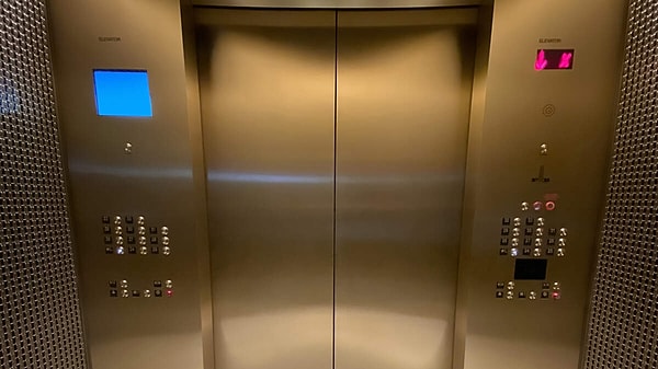 Rekor Çin'den geldi... 95 kat yalnızca 43 saniye sürüyor.