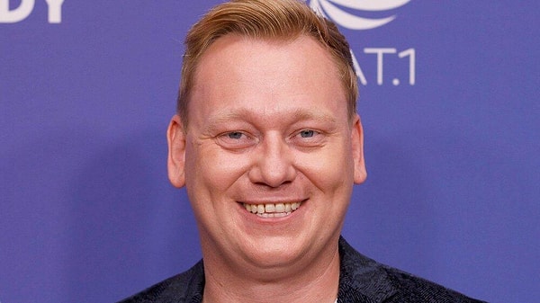 Jens Knossalla kimdir?