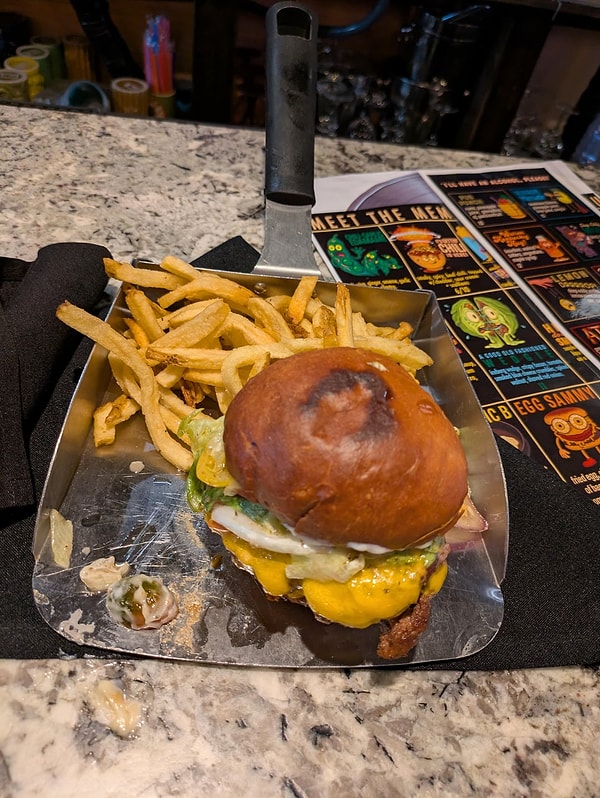 6. Bu küreğin daha önce bahçe işlerinde kullanıldığına eminiz!