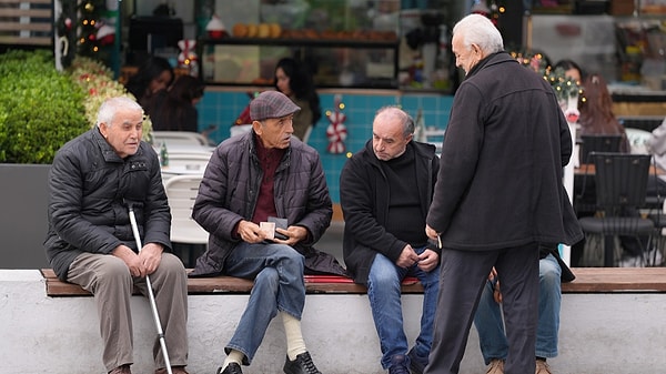 Gerekçede emeklilerin zorlu ekonomik koşullarına yer verildi.