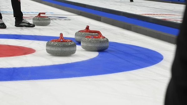 Kanada ve İsveç karşı karşıyaya geldi.