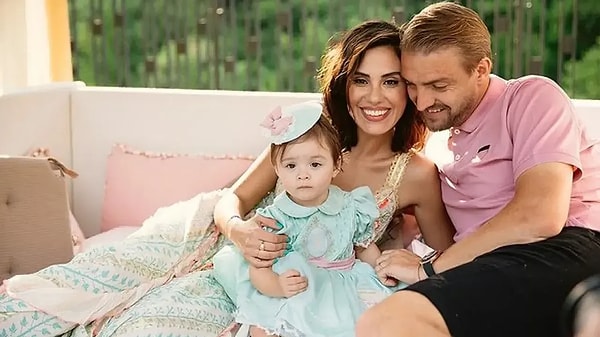 Şimdilerde Sakaryaspor forması giyen Caner Erkin, 2017 yılında oyuncu Şükran Ovalı ile dünyaevine girmiş, çift 2018’de kızları Mihran’ı kucaklarına almıştı.