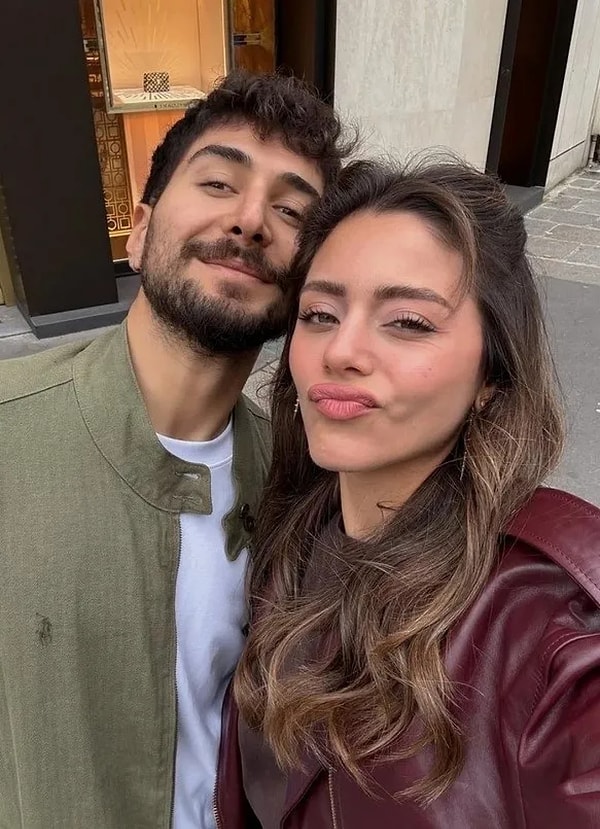 Sanıyoruz ki beklentiler yerini buldu; iddiaya göre Ata Ayyıldız ve Sıla Türkoğlu evlenmeye karar verdi.