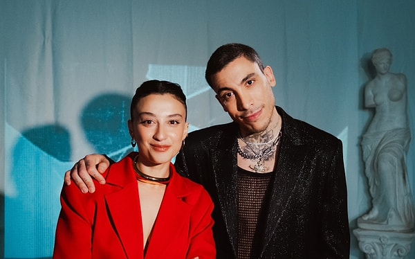 Türk pop müziğinin marjinal ve pek kıymetli isimleri Melike Şahin ile Can Bonomo'yu tanımayan yoktur herhalde!