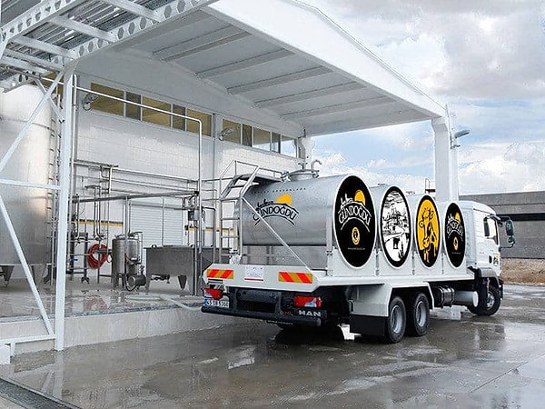 Şirketin fabrikasının 284 milyon TL değerinde olduğu ve firmanın tüm öz kaynakları ile birlikte GND Süt Ürünleri Sanayi ve DIş Ticaret A.Ş.'ye satış yoluyla devredileceği açıklanırken, satışa ilişkin şu detaylara yer verildi: