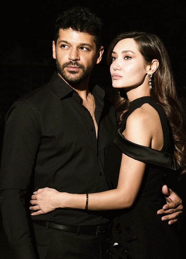 Kariyerine hız kesmeden devam eden Emre Kıvılcım, özellikle dönem ve aksiyon projelerindeki performansıyla geniş bir hayran kitlesine ulaştı.