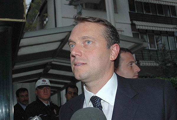 Uzan ailesinin sahibi olduğu İmar Bankası yolsuzluğu nedeniyle 6,5 milyar dolar kamu zararı oluşmuştu. Oluşan zararın bugünkü kurlarla tahmini değeri ise 17,4 milyar dolar.