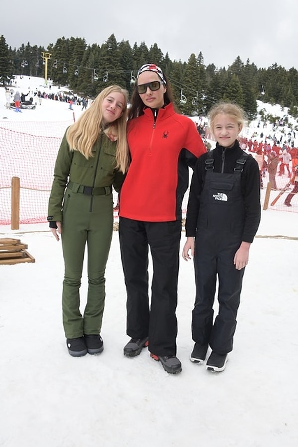 Geçtiğimiz sene ise hepimizi şoka sokarak uğruna mesleğini bıraktığı 14 yıllık evliliğini tek celsede bitirdi.