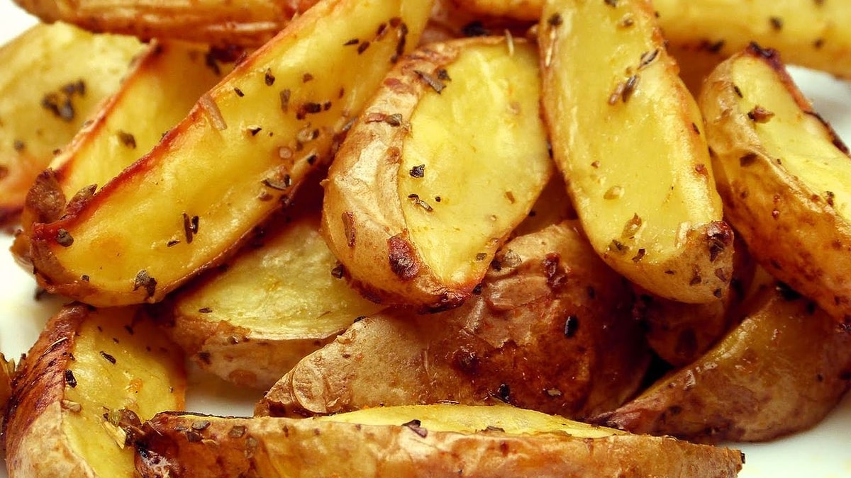 How To Make Healthy and Crispy Potatoes? - Onedio