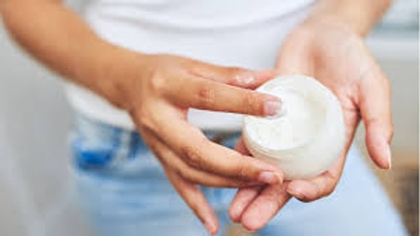 Krem Sürmek Orucu Bozar mı?