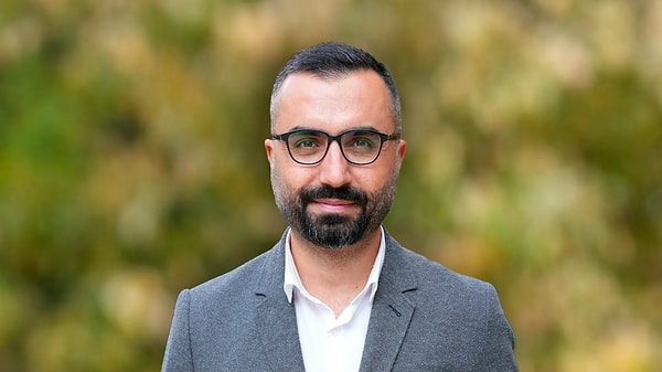 İstanbul Cumhuriyet Başsavcılığı, gazeteci Alican Uludağ'ın gözaltına alındığını açıkladı.