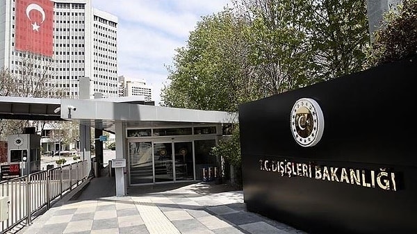 İçişleri Bakanlığı'nda ise Bülent Turan haricinde yardımcılarda değişiklikler yaşandı.