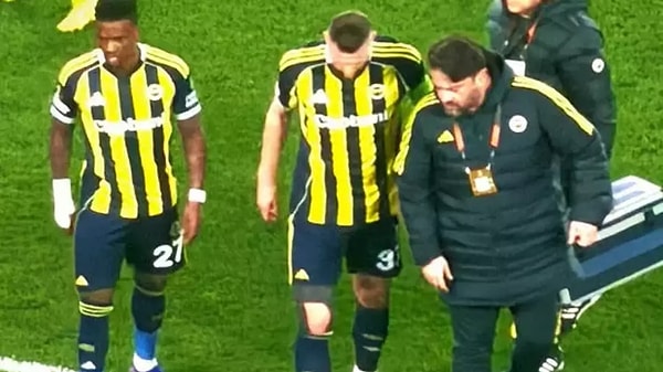 Fenerbahçe savunmasının kilit ismi Milan Skriniar, Nottingham Forest mücadelesinde yaşadığı sakatlık nedeniyle taraftarlarını korkuttu.