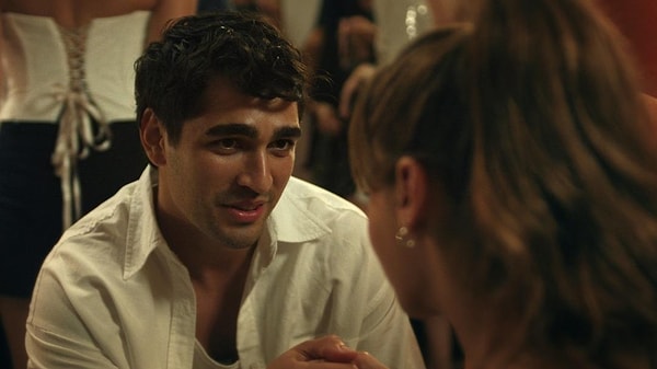 Mert Ramazan Demir, Mina Demirtaş, Melis Sezen, Salih Bademci'nin kadrosunda yer aldığı Delikanlı dizisinin hazırlıkları devam ederken sürpriz bir gelişme yaşandı.