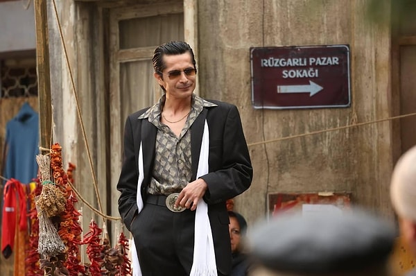 Ünlülere yönelik yapılan operasyonlarda oyuncu İsmail Hacıoğlu gözaltına alınmıştı.