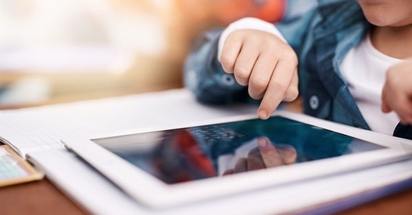 Ekran üzerinde okuma dikkat dağıtıyor.