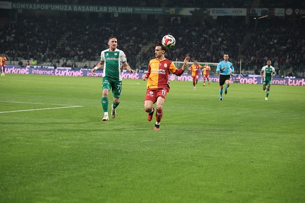 Trendyol Süper Lig’de Galatasaray’ın Konya deplasmanından puansız dönmesi şampiyonluk yarışını yeniden alevlendirdi.