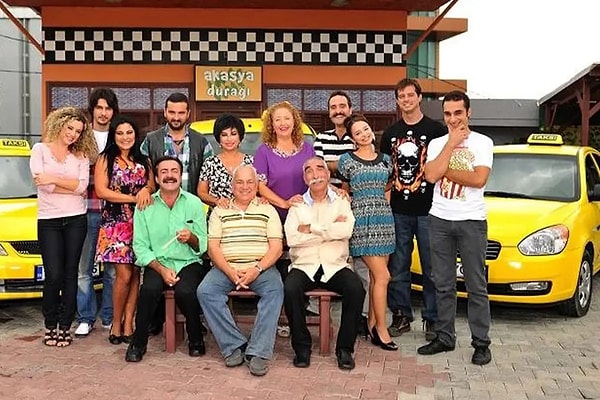 Gündeme bomba gibi düşen Akasya Durağı'nın yeniden çekileceği iddiaları geçtiğimiz gün gazeteci Birsen Altuntaş tarafından yalanlanmıştı.