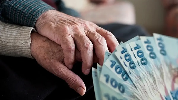 İşte İsa Karakaş’ın Türkiye Gazetesi’ndeki emeklilik yazısından önemli notlar: