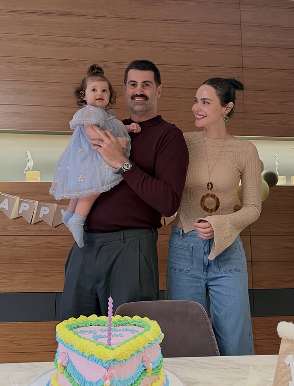 Ve zaman gerçekten su gibi aktı… Minik Yasmin dün 1 yaşına girdi!