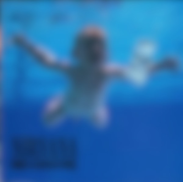 5. Tamamen masmavi bir fonun içinde bir bebeğin suyun altında bir şeye doğru yüzdüğünü hayal et. Grunge dönemini başlatan efsanevi kare. Bildin mi?