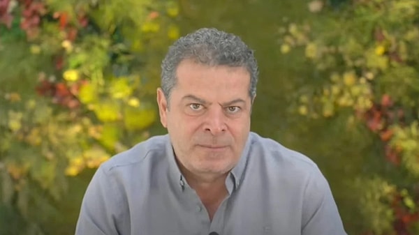 Eşi bir gün önce ABD'ye döndüğü için Cüneyt Özdemir tek başına mahsur kalmış.