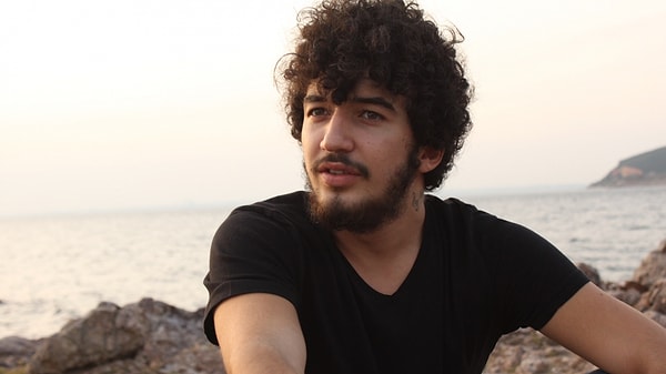 7. Genç yaşta kaybettiğimiz değerli müzisyen Onur Can Özcan'ın "Yaramızda Kalsın" parçası ilk kez hangi yıl yayınlandı?