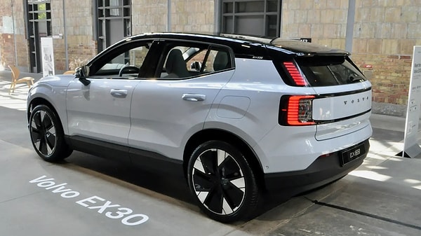 Araç sahiplerine şarj ve park uyarısı yapıldı