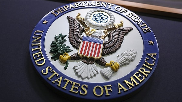 The USA continues to amass military forces in the Middle East, mirroring its actions during the Iraq War.