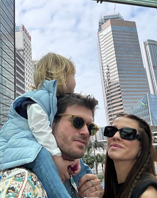 Türk televizyon ve sinema dünyasının en karizmatik İsimlerinden biri olan Kıvanç Tatlıtuğ, yıllardır hem oyunculuğuyla hem de özel hayatındaki duruşuyla adından söz ettiriyor.