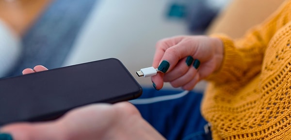 Kılıf kullanımı şarj sırasında sıcaklığı hapsedebilir